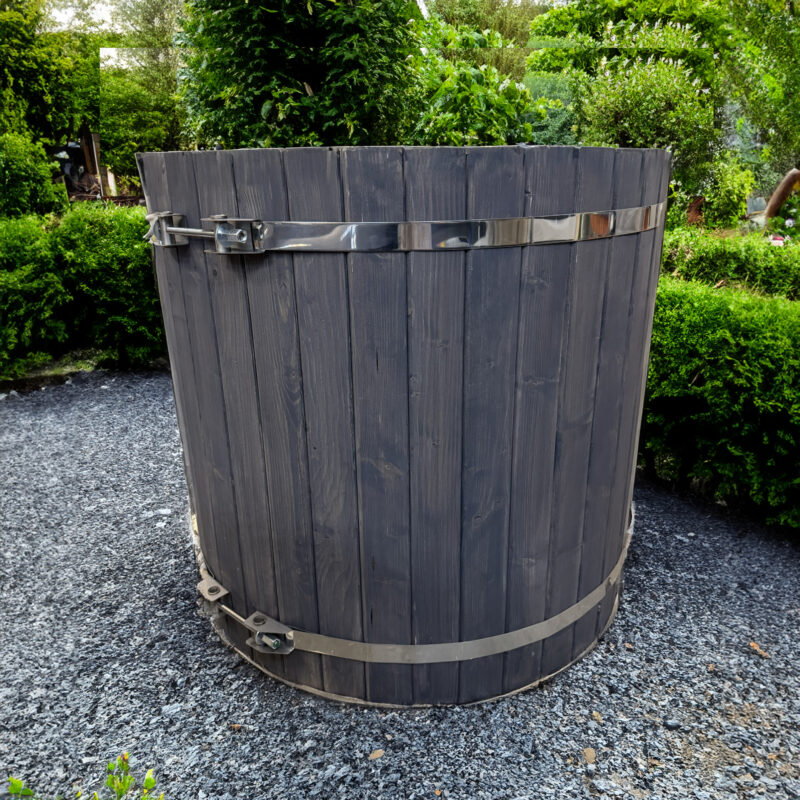 Beczka do morsowania w ogrodzie