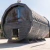 Sauna ogrodowa z przeszkleniem – nowoczesny design