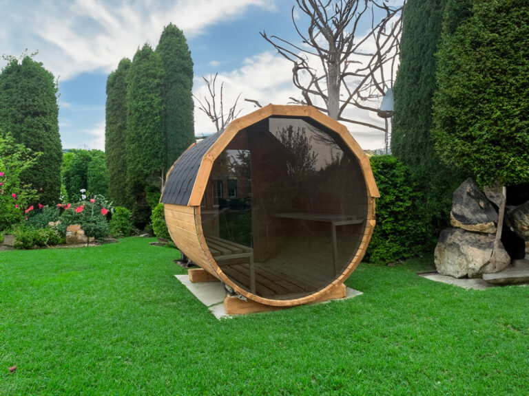 sauna-w-ogrodzie